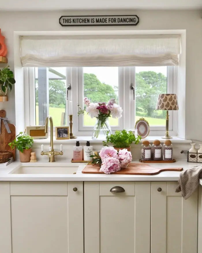View Tailor Lemon Custom Poly-Linen Wooden-Headrail Blackout Cordless Roman Shade Flat Fold
